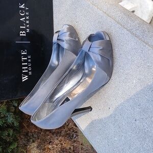 White House Black Market Gray Peep Toe Heels Sz 8.5